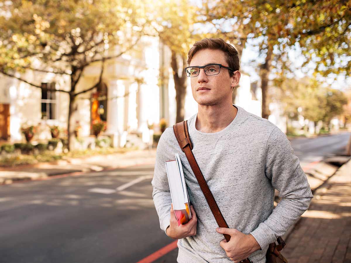 Piéton, cycliste ou passager d’autobus: conseils de sécurité pour les étudiants de l’université