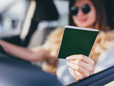 Afin de traverser les douanes facilement en automobile, suivez ces conseils de Desjardins Assurances.